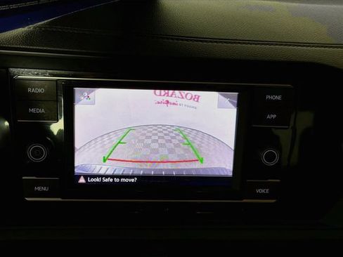 Used 2023 Volkswagen Jetta SE FWD image 16