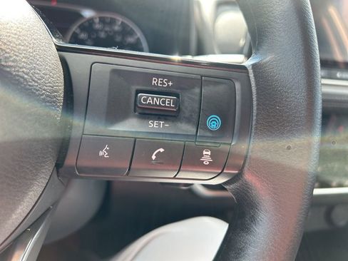 Used 2023 Nissan Rogue SV image 18