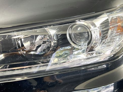 Used 2017 Toyota Highlander Limited FWD image 12