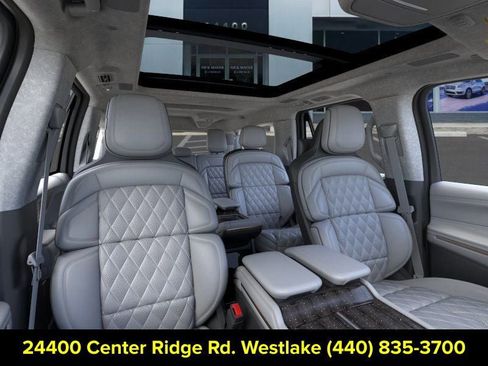 New 2026 Lincoln Navigator L Black Label AWD/4WD image 10