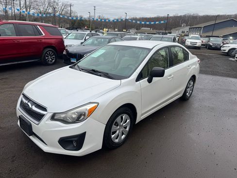 Used 2013 Subaru Impreza 2.0i image 2