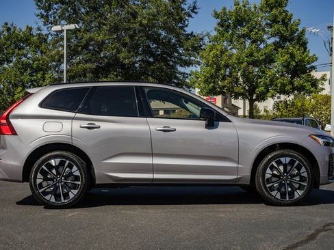 Used 2026 Volvo XC60 B5 Plus w/ Protection Package Premier AWD/4WD image 3