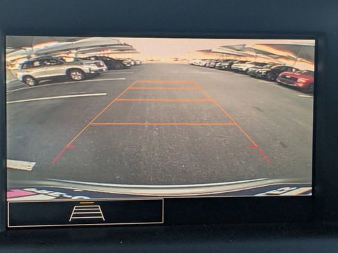 Used 2024 GMC Terrain SLE image 13