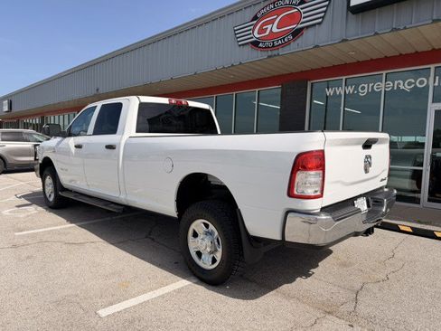Used 2022 RAM 2500 Tradesman w/ Chrome Appearance Group AWD/4WD image 4