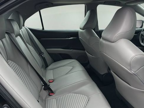 Used 2021 Toyota Camry SE w/ Audio Upgrade Package FWD image 16