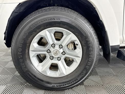 Used 2022 Toyota 4Runner SR5 RWD image 37
