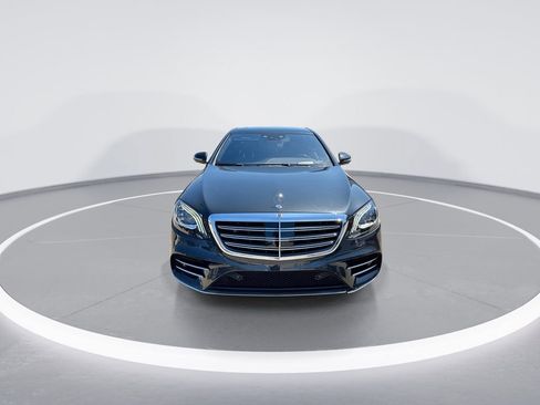 Used 2020 Mercedes-Benz S 560 Sedan w/ AMG Line Exterior image 3