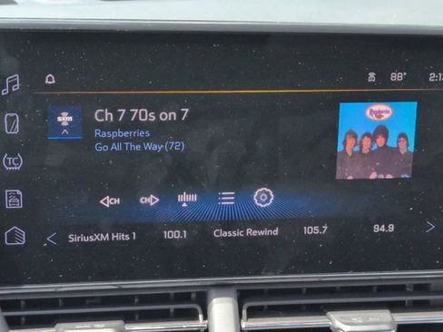 Used 2025 Chevrolet Trax LT w/ LT Convenience Package FWD image 18