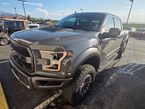 Used 2020 Ford F150 Raptor w/ Equipment Group 802A Luxury AWD/4WD image 11