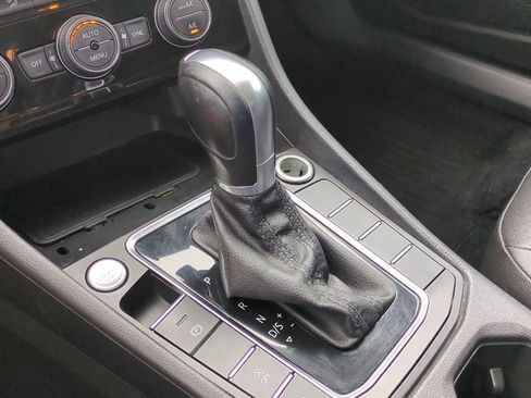 Used 2019 Volkswagen Jetta SE FWD image 15