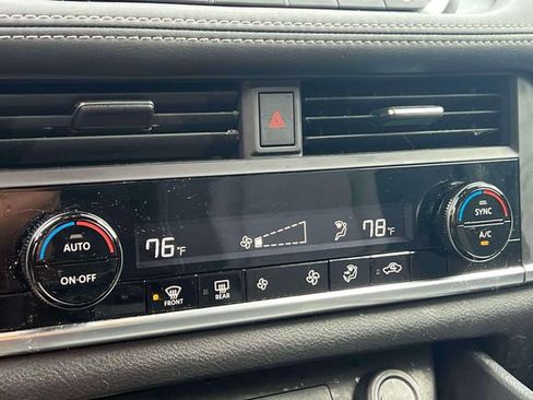 Used 2023 Nissan Rogue SV FWD image 39