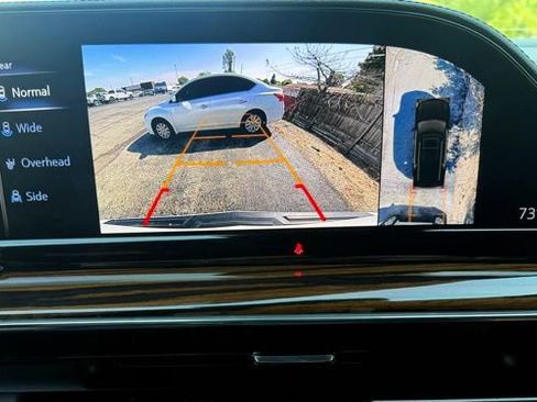 Used 2023 Cadillac Escalade Premium Luxury image 12