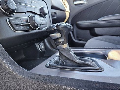 Used 2019 Dodge Charger SXT image 24