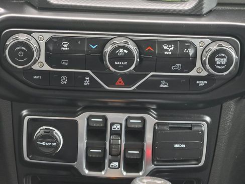 Used 2022 Jeep Wrangler Unlimited Sport image 13