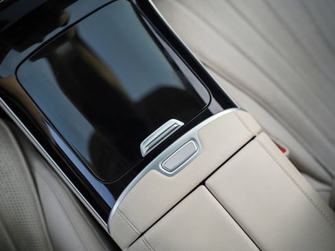 Used 2022 Mercedes-Benz S 500 4MATIC w/ AMG Line Package image 33