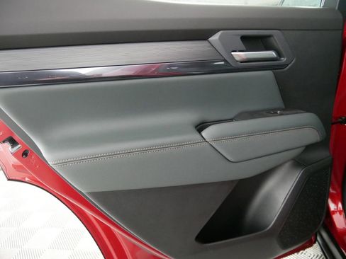 New 2026 GMC Terrain AT4 w/ Convenience Package III image 17