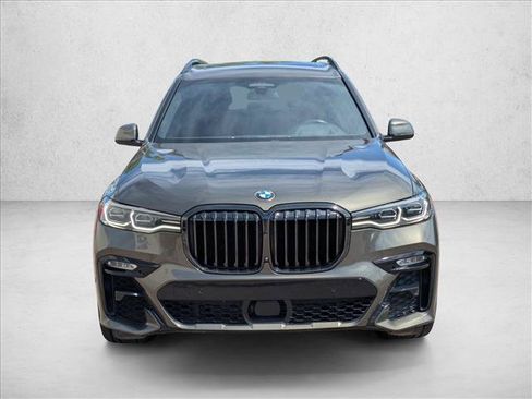 Used 2022 BMW X7 xDrive40i w/ M Sport Package AWD/4WD image 2