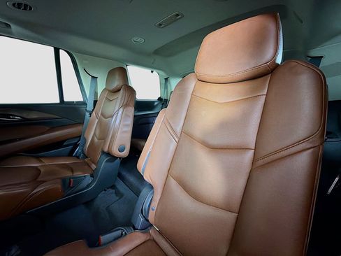 Used 2020 Cadillac Escalade Luxury image 26