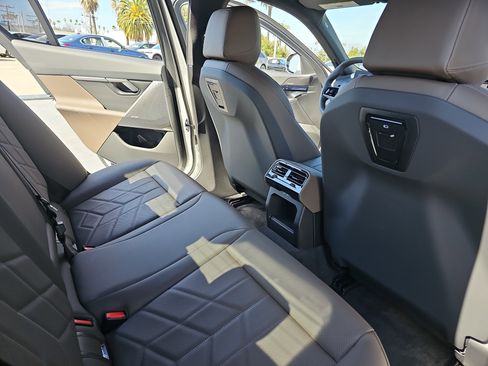 Used 2024 BMW 540i xDrive w/ Convenience Package image 11