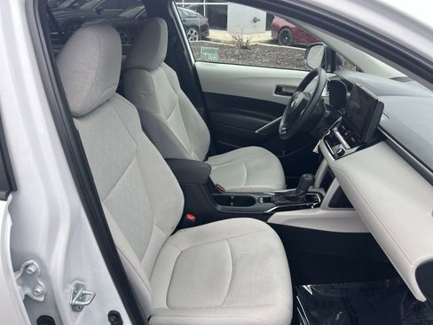 Used 2023 Toyota Corolla Cross L image 24