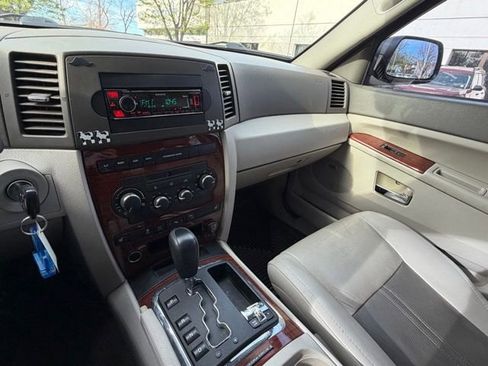 Used 2007 Jeep Grand Cherokee Limited w/ Trailer Tow Group IV image 20