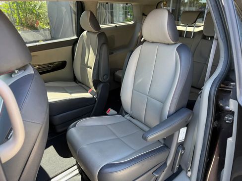 Used 2015 Kia Sedona SX FWD image 14
