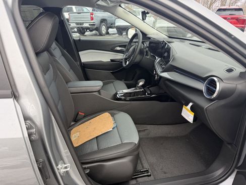 New 2026 Chevrolet Trax LT w/ Driver Confidence Package image 18