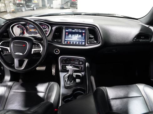 Used 2017 Dodge Challenger SXT Plus image 10