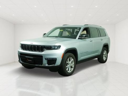Certified 2023 Jeep Grand Cherokee L Limited w/ Luxury Tech Group II AWD/4WD image 3