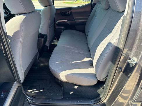 Used 2017 Toyota Tacoma SR5 image 18