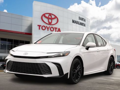 New 2026 Toyota Camry Hybrid FWD image 1