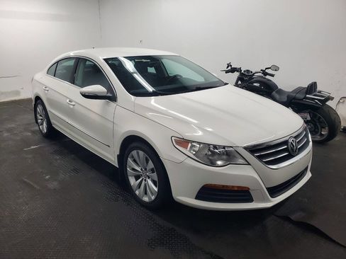 Used 2011 Volkswagen CC Sport image 3