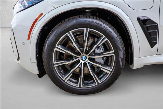 Used 2026 BMW X5 xDrive50e w/ M Sport Package AWD/4WD image 9