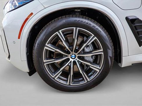 Used 2026 BMW X5 xDrive50e w/ M Sport Package AWD/4WD image 9