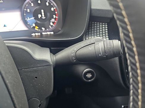 Used 2020 Volvo XC40 T4 R-Design w/ Protection Package image 21