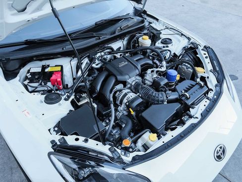 Used 2023 Toyota GR86 Premium RWD image 41