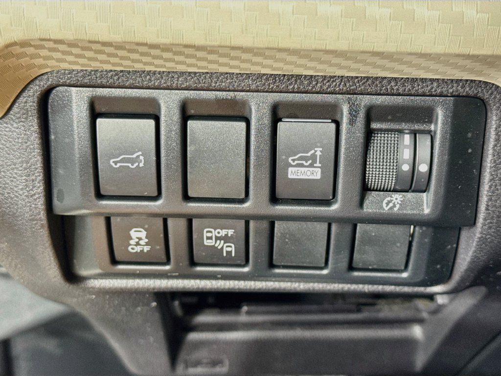 Used 2019 Subaru Ascent Premium AWD/4WD image 19