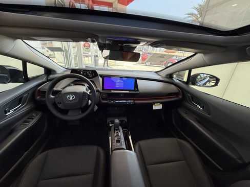 Certified 2025 Toyota Prius Plug-In Hybrid image 6