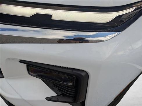 Used 2024 Chevrolet Traverse LS image 5