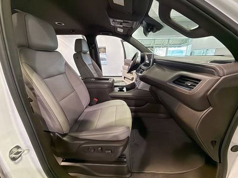 Certified 2024 GMC Yukon XL SLT image 12
