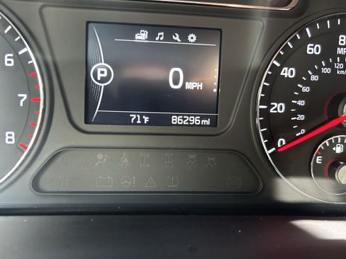 Used 2018 Kia Sorento FWD image 25