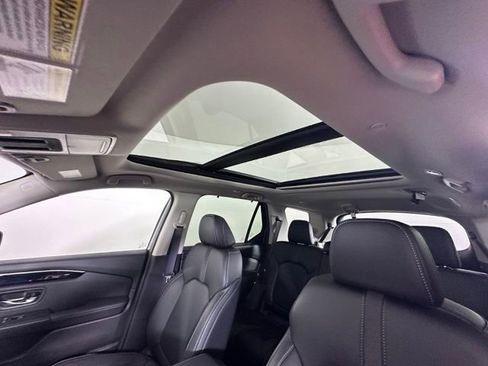 Used 2025 Honda Pilot Touring image 25