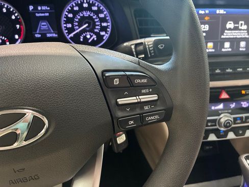 Used 2020 Hyundai Elantra SEL w/ Winter Weather Package FWD image 25