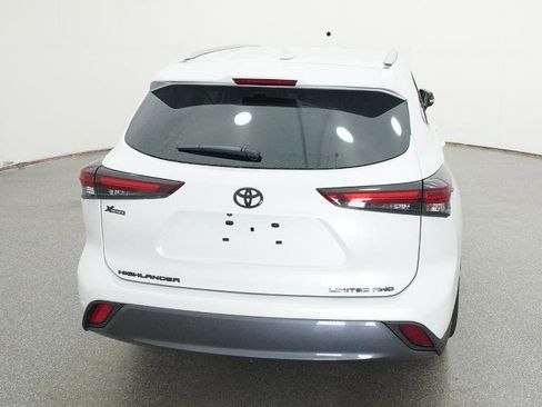New 2026 Toyota Highlander AWD image 7