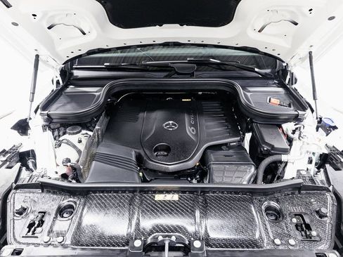Certified 2026 Mercedes-Benz GLS 450 4MATIC image 40