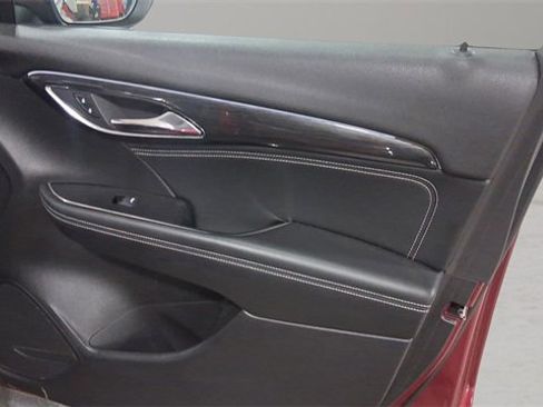 Used 2022 Buick Envision Preferred image 18