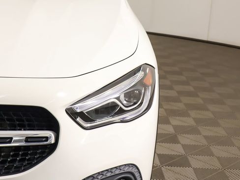 Used 2022 Mercedes-Benz GLA 250 4MATIC w/ Premium Package image 13