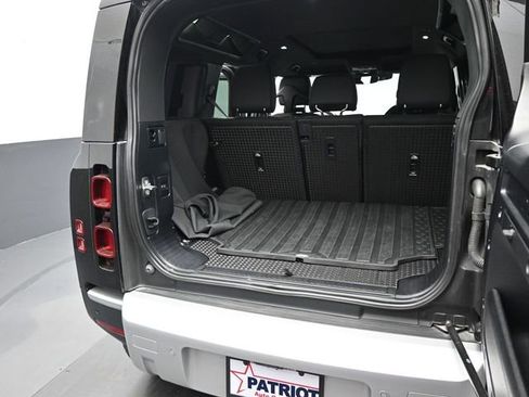 Used 2025 Land Rover Defender 110 S image 20