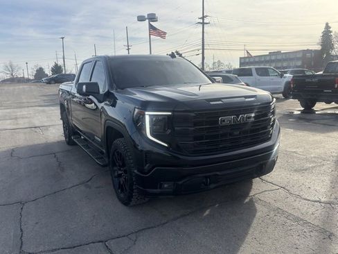 Used 2022 GMC Sierra 1500 Elevation w/ Elevation Premium Package image 3