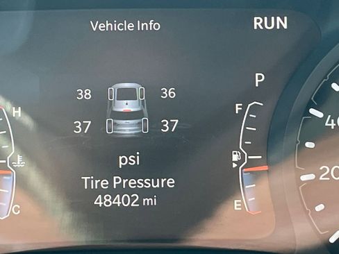 Used 2025 Jeep Compass Trailhawk AWD/4WD image 40